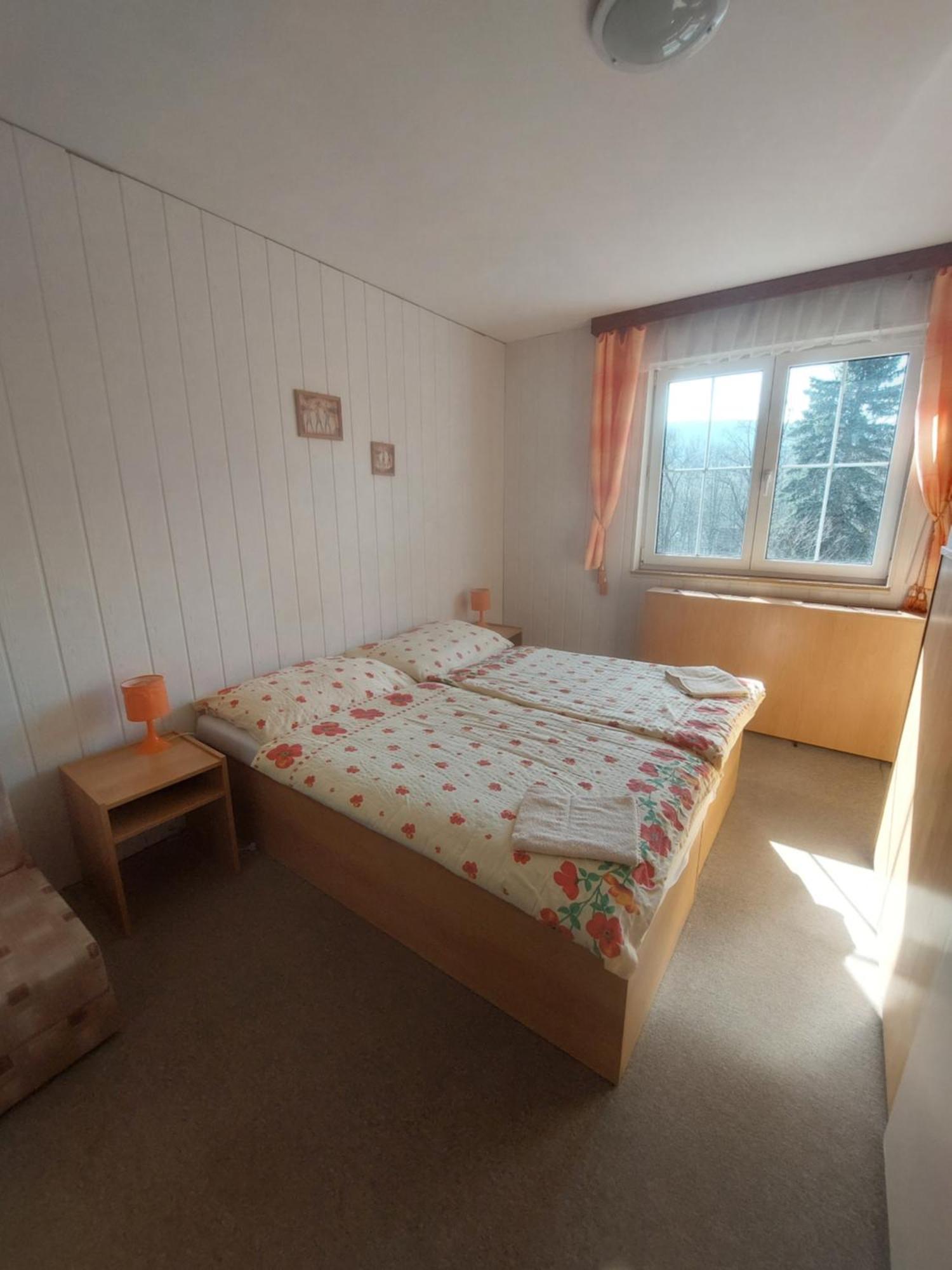 Monte Lope Hotel Bystrice pod Lopenikem Buitenkant foto